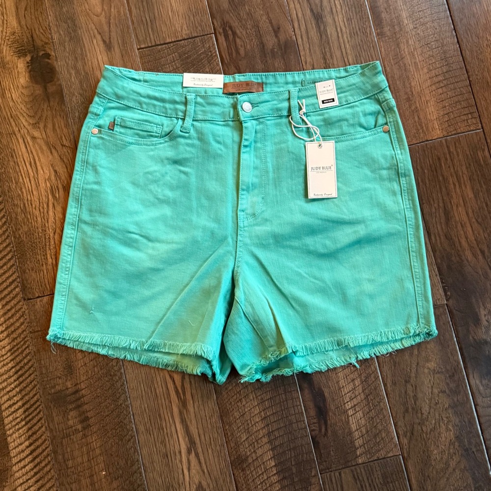 Judy Blue NWT Womens Mint Green Mid Rise Garment Dyed Raw Hem Denim Shorts 3XL